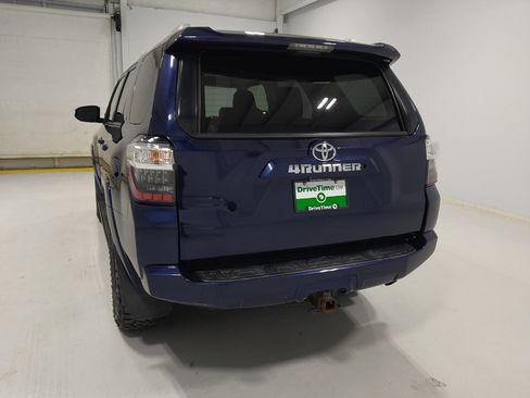 Used 2018 Toyota 4Runner SR5 Premium image 6