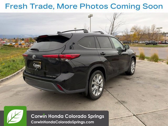 Used 2021 Toyota Highlander Limited AWD/4WD image 2