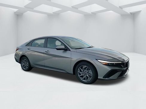 New 2026 Hyundai Elantra Blue image 3