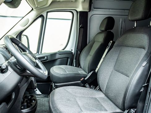 Used 2023 RAM ProMaster 2500 FWD image 12