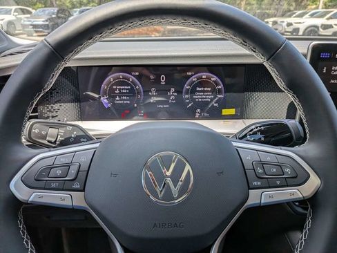 New 2026 Volkswagen Tiguan SE FWD image 30