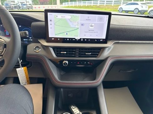 New 2026 Ford Explorer ST-Line w/ ST-Line Street Pack AWD/4WD image 21