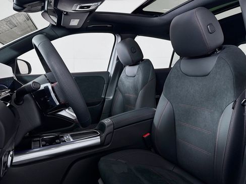 New 2026 Mercedes-Benz GLA 250 image 16