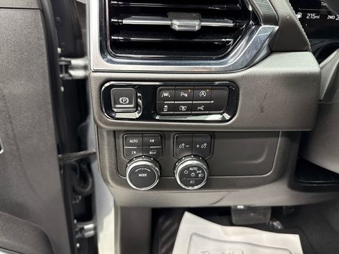 Used 2025 GMC Yukon Denali AWD/4WD image 25
