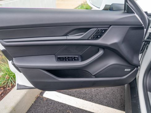 Used 2021 Porsche Taycan 4S image 10