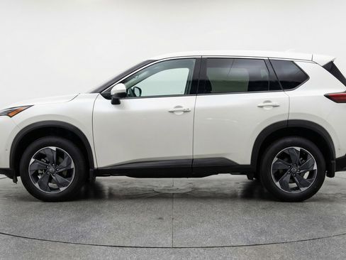 Used 2025 Nissan Rogue SV AWD/4WD image 5