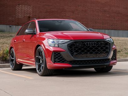 New 2025 Audi RS Q8 performance