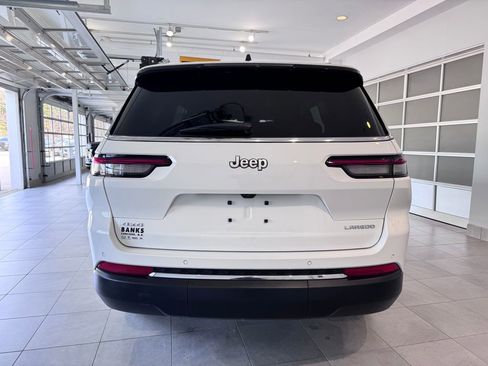 Used 2025 Jeep Grand Cherokee L Laredo image 6