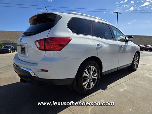 Used 2018 Nissan Pathfinder S image 6