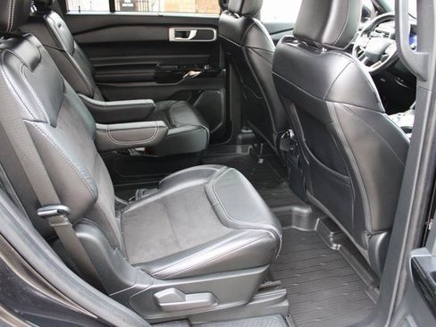 Used 2022 Ford Explorer ST image 19