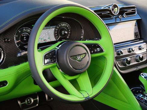 New 2026 Bentley Bentayga Speed image 13