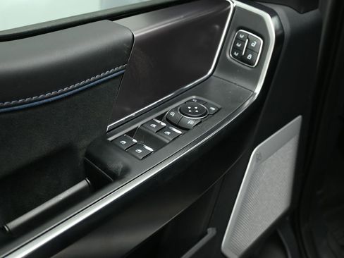 New 2025 Ford F150 Platinum w/ Equipment Group 702A High image 9