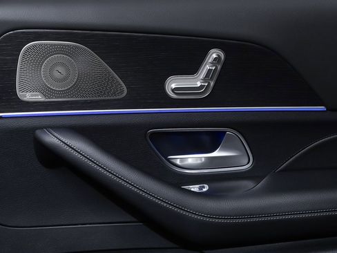 New 2026 Mercedes-Benz GLS 450 4MATIC image 12