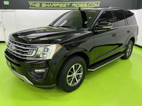 Used 2018 Ford Expedition XLT w/ Equipment Group 202A AWD/4WD image 5