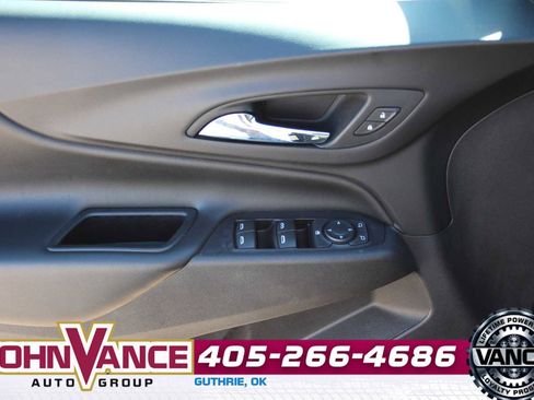 Used 2020 Chevrolet Equinox LT image 31