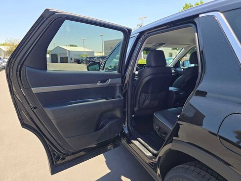 Used 2023 Hyundai Palisade SEL FWD image 17