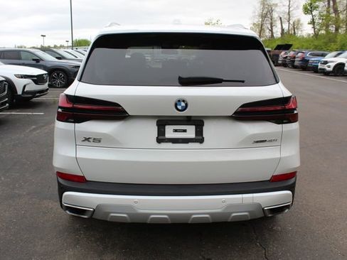 Used 2024 BMW X5 xDrive40i w/ Premium Package AWD/4WD image 4
