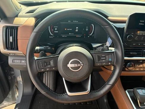 Certified 2025 Nissan Pathfinder Platinum w/ Cargo Package FWD image 17