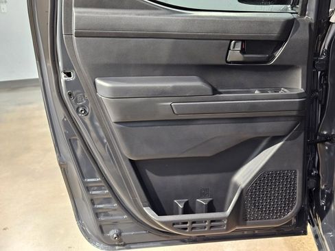 Used 2025 Toyota Tacoma SR5 image 33