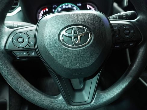 Used 2023 Toyota RAV4 XLE AWD/4WD image 15