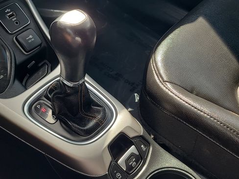 Used 2018 Jeep Compass Latitude w/ Popular Equipment Group AWD/4WD image 30