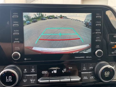 Used 2021 Toyota Highlander XLE w/ Protection Package #3 (TMS) AWD/4WD image 20
