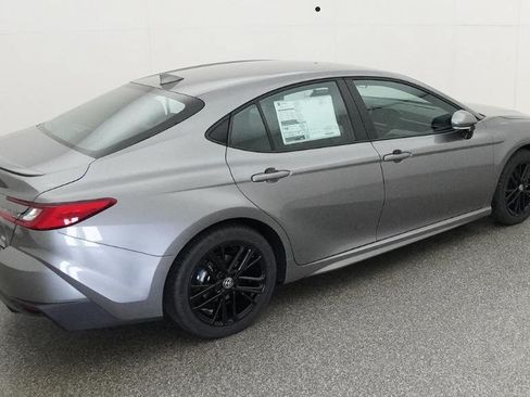 Used 2026 Toyota Camry SE FWD image 39