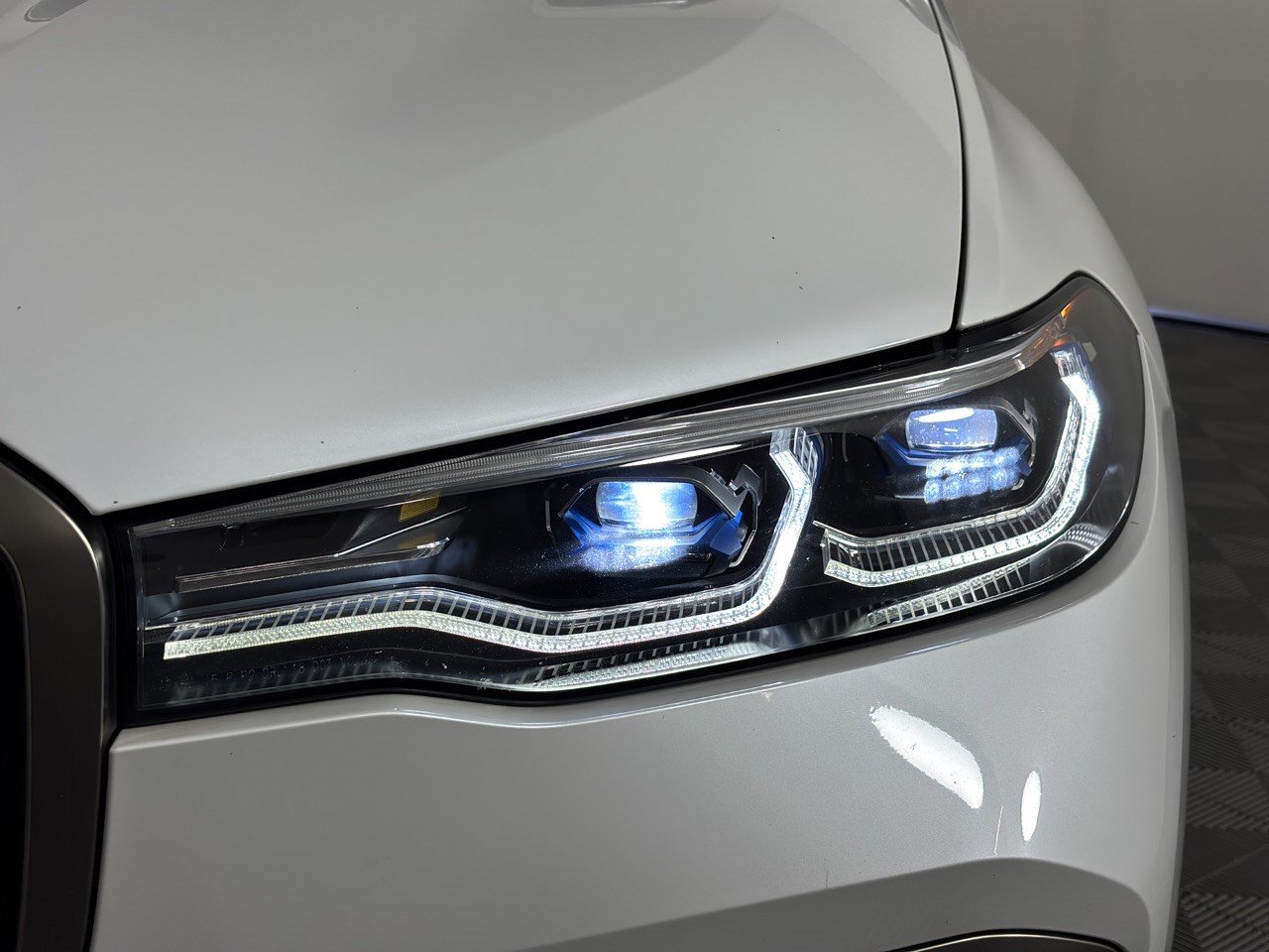 Used 2022 BMW X7 M50i AWD/4WD image 12