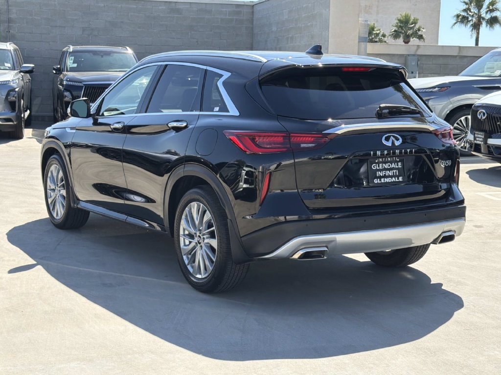 Certified 2023 INFINITI QX50 Luxe FWD image 4