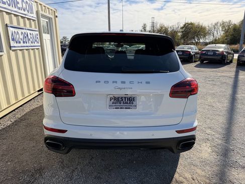 Used 2017 Porsche Cayenne Platinum Edition image 5