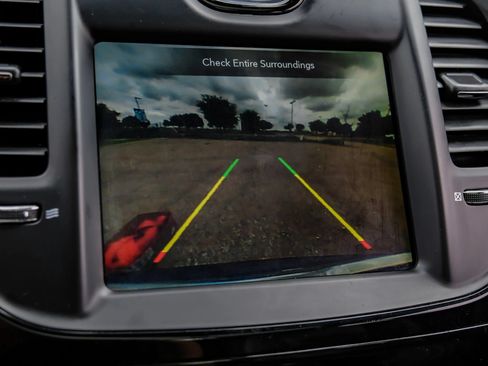 Used 2018 Chrysler 300 S w/ 300S Premium Group RWD image 27