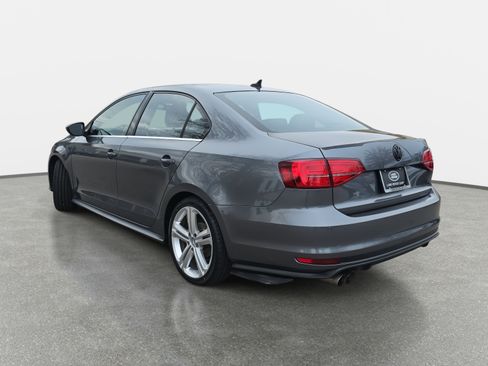 Used 2017 Volkswagen Jetta GLI image 7