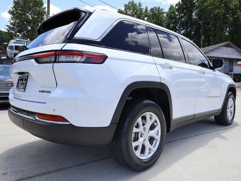 Used 2023 Jeep Grand Cherokee Limited AWD/4WD image 7
