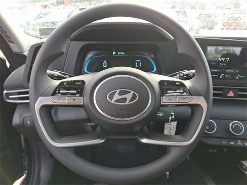 New 2026 Hyundai Elantra SE image 8