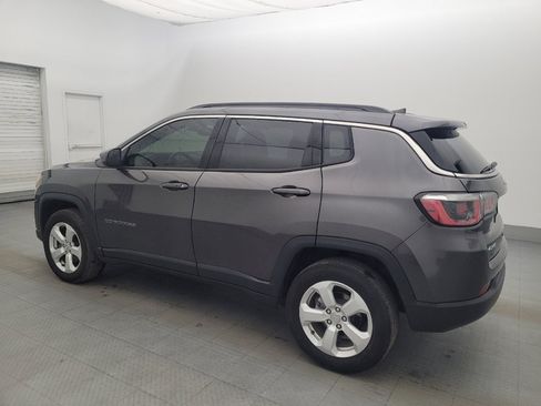 Used 2020 Jeep Compass Latitude w/ Cold Weather Group AWD/4WD image 3
