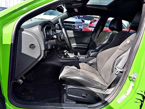 Used 2017 Dodge Charger R/T Scat Pack w/ Technology Group RWD image 15