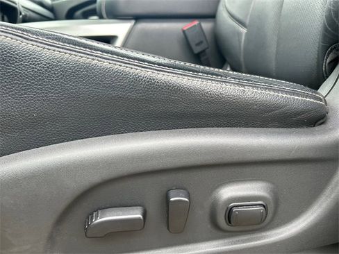 Certified 2017 Nissan Titan PRO-4X w/ Pro-4x Convenience Package image 10