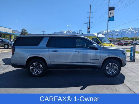 Used 2025 Chevrolet Suburban Z71 AWD/4WD image 2