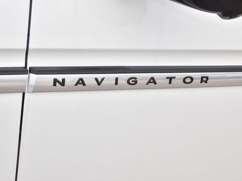 New 2026 Lincoln Navigator Reserve AWD/4WD image 44