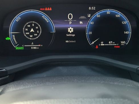 Used 2025 Toyota Camry XLE FWD image 13