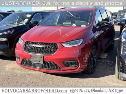 Used 2025 Chrysler Pacifica Limited