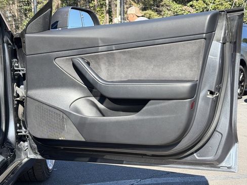 Used 2020 Tesla Model 3 Standard Range Plus image 36