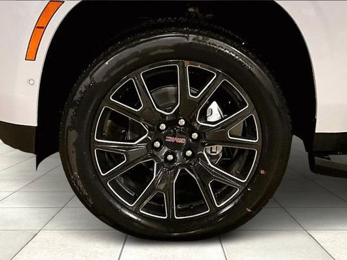 New 2026 GMC Yukon XL Denali image 8