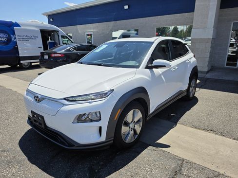 Used 2021 Hyundai Kona Limited w/ Cargo Package FWD image 4