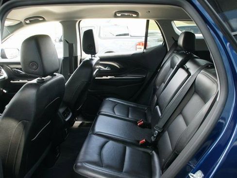 Used 2023 GMC Terrain SLT FWD image 24