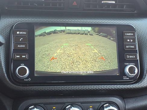 Used 2024 Nissan Kicks SV FWD image 3