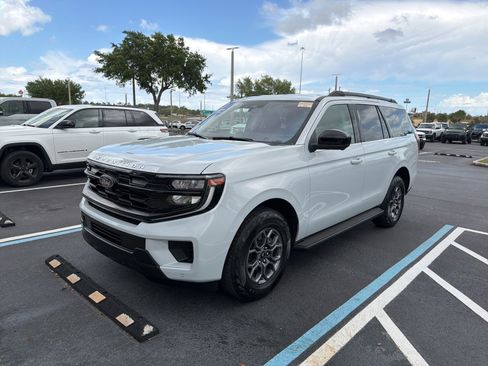 Used 2025 Ford Expedition Active image 14