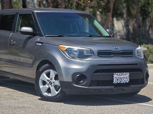 Used 2017 Kia Soul w/ Convenience Package FWD image 3