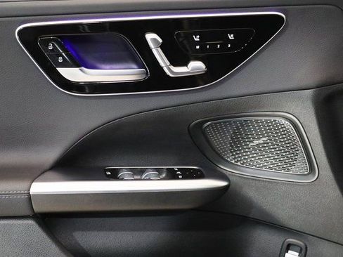 Certified 2025 Mercedes-Benz C 300 4MATIC Sedan image 3