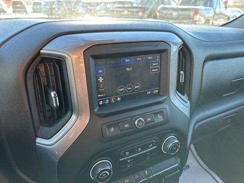 Used 2022 Chevrolet Silverado 1500 Custom image 26